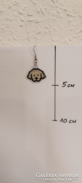 Dog earrings made of glass beads