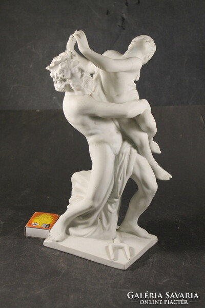 Porcelain statue 967