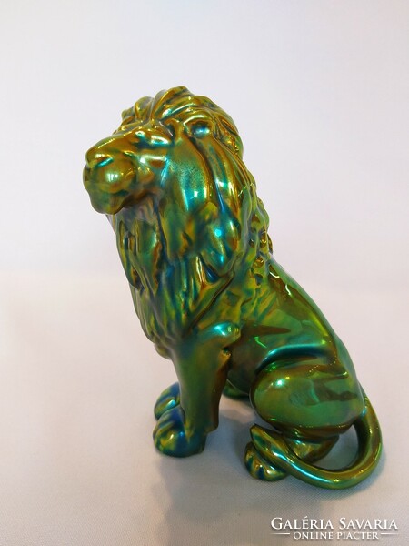 Zsolnay gold-green eosin lion, with decorative box. Flawless!