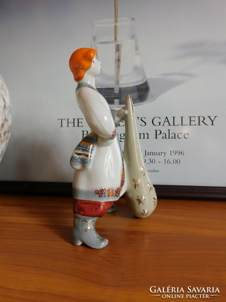 Polonne  porcelán mesefigura a szovjet érából (Kotygoroshko) 19.5 cm