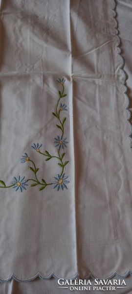 Embroidered mirror bedding set 2x4 piece set