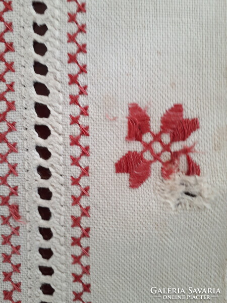 2 antique tablecloths made with the Toledo technique, medium size