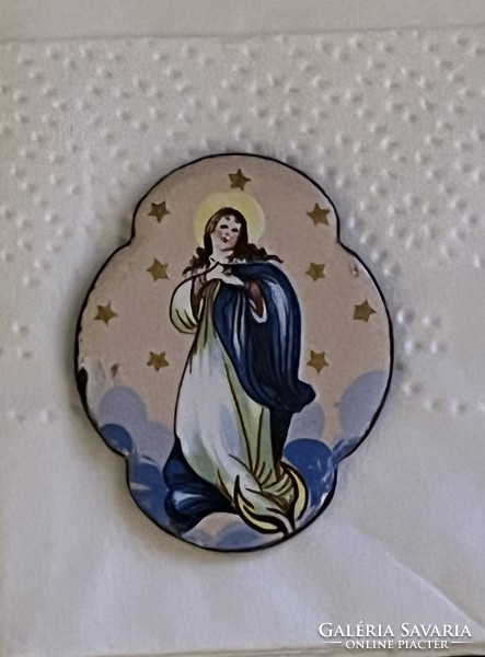 Virgin Mary pendant (gold or silver) can be included in a frame