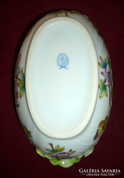 Viktória mintás Herendi porcelán bonbonier, 11x18x10 cm. méretekkel