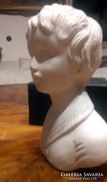 Boy's bust - art&decoration