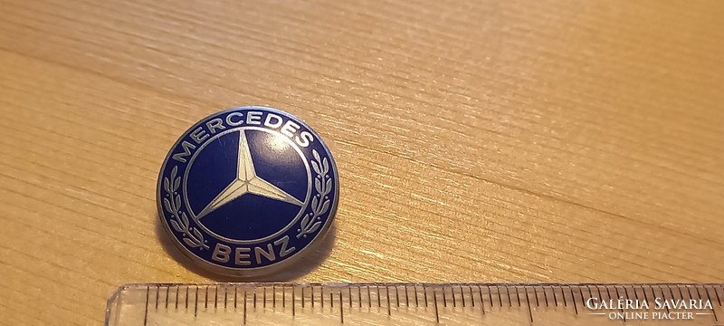 Mercedes benz badge/badge