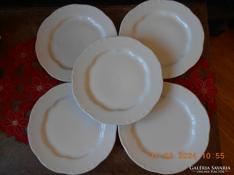 Zsolnay white flat plate