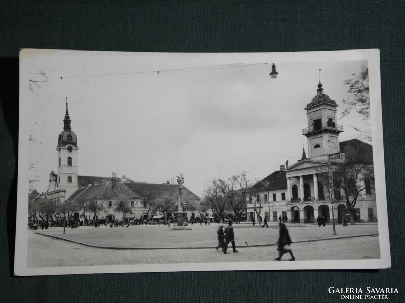 Postcard, gloomy, Holy Trinity Square detail with people, 1941