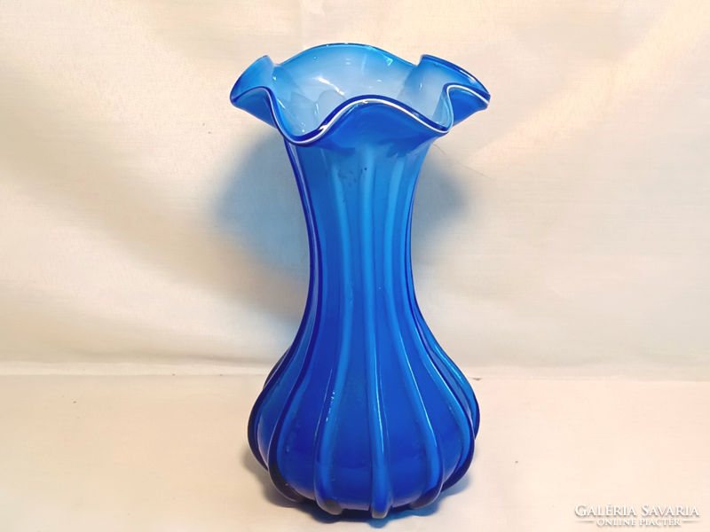 Kék színű üveg hagyma váza
