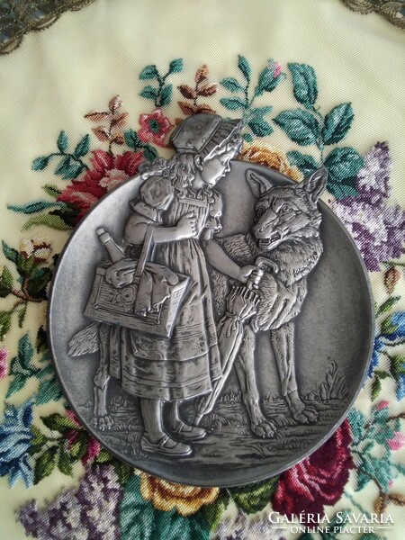 Wmf pewter wall plates with fairy figures, marked on the back with model number!