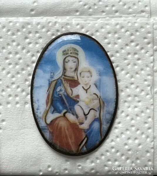 Virgin Mary pendant (gold or silver) can be included in a frame