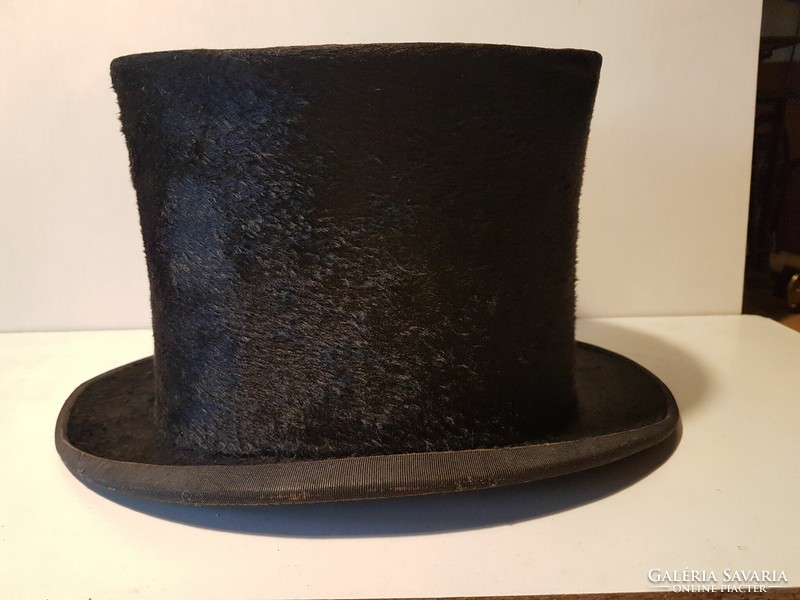 Old top hat