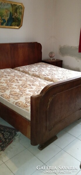 100-year-old oak bedroom