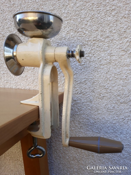 Old fortuna cast iron poppy grinder