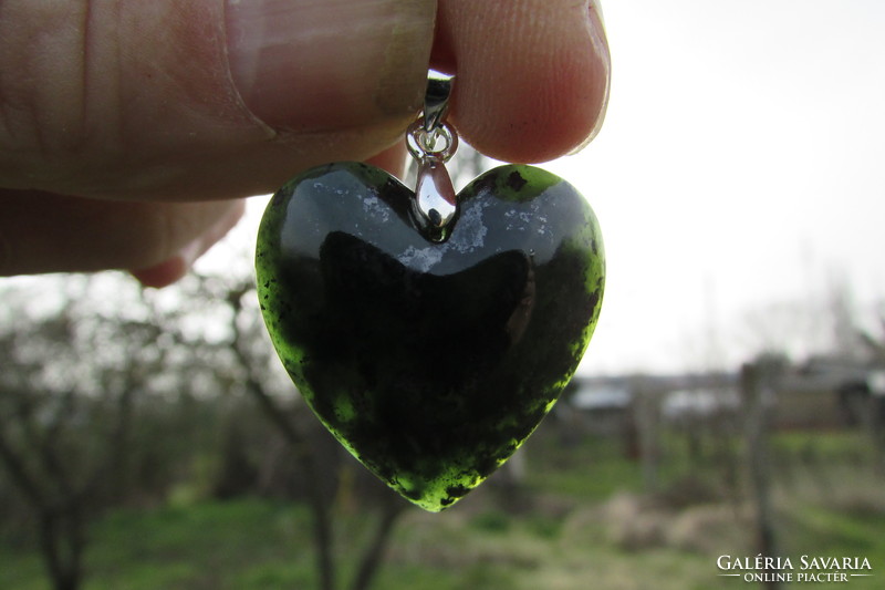 Unique handmade heart pendant made of gem-quality serpentinite