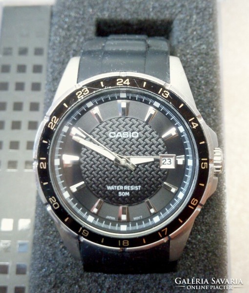 Casio mtp-1290 quartz rubber men's wristwatch, made in Japan, in excellent condition