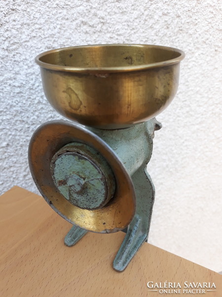 Old maco cast iron poppy grinder