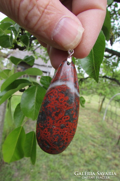 Hematite jasper pendant made with unique craftsmanship