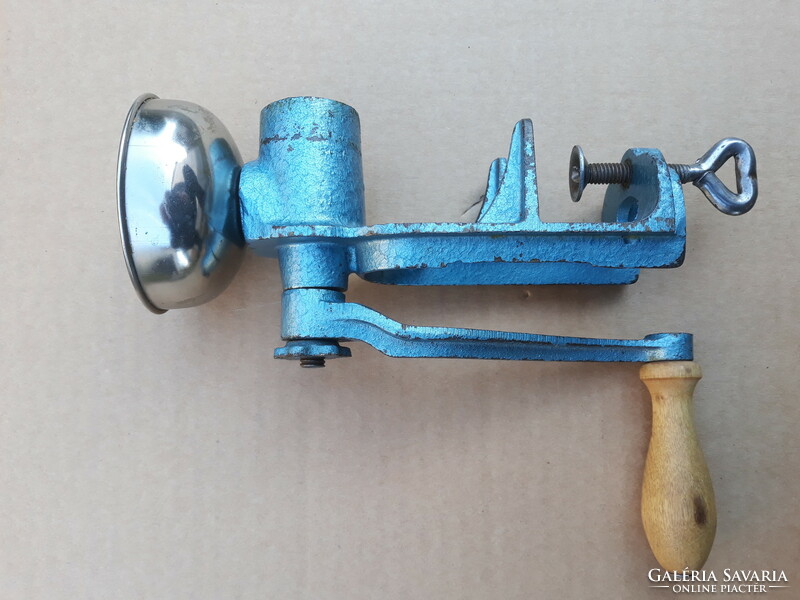 Old maco cast iron poppy grinder