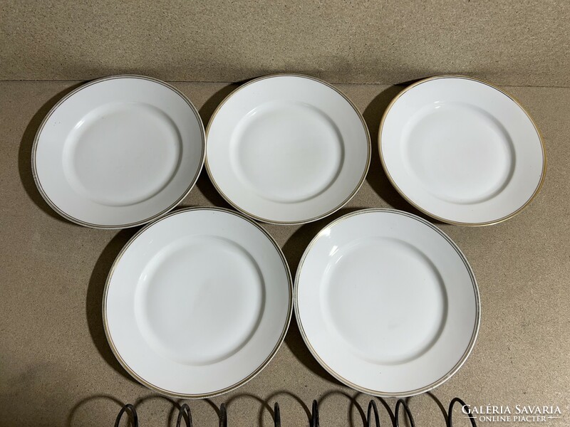 Zsolnay porcelán tányérok, 5 db, 23,5 cm-esek. 3618