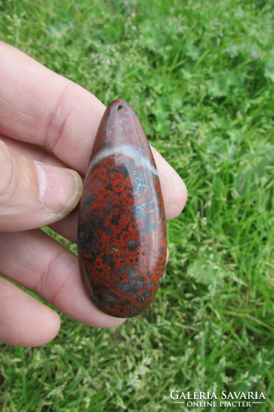 Hematite jasper pendant made with unique craftsmanship