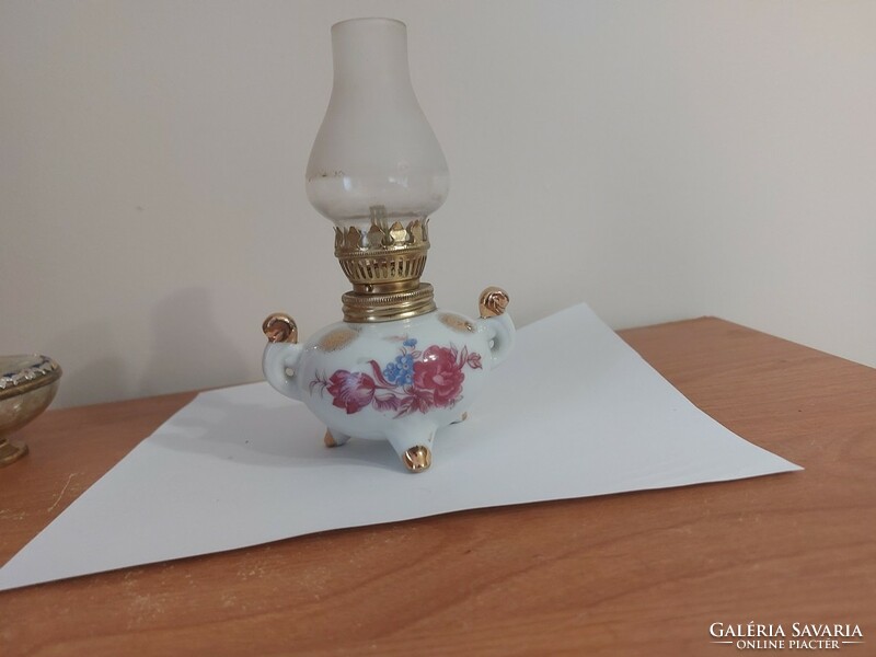 (K) porcelain kerosene lamp