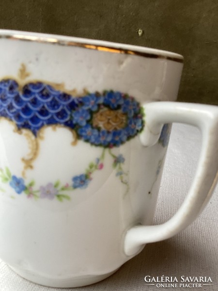 Antique porcelain flower mug.