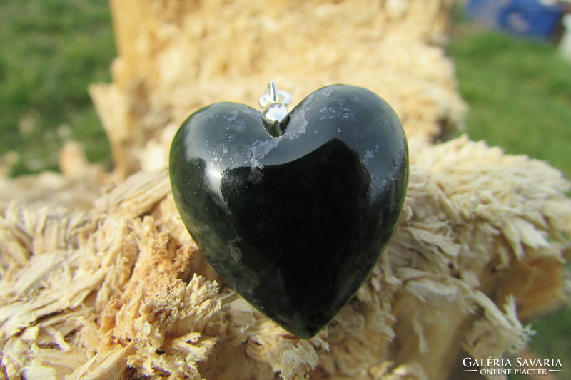 Unique handmade heart pendant made of gem-quality serpentinite