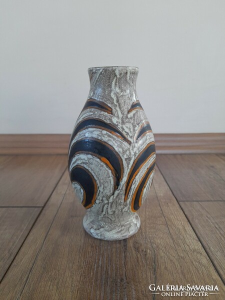 Ceramic vase of Gorka Lívia