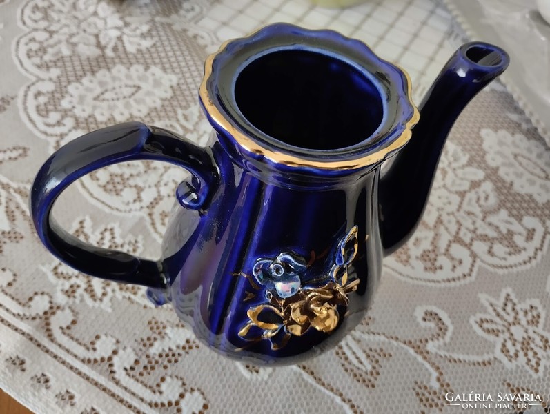 Blue and gilded porcelain tea / coffee set