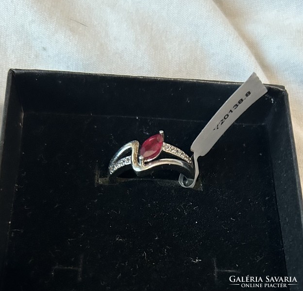 Ezüst 925 gyűrű madagaszkári rubin kővel
