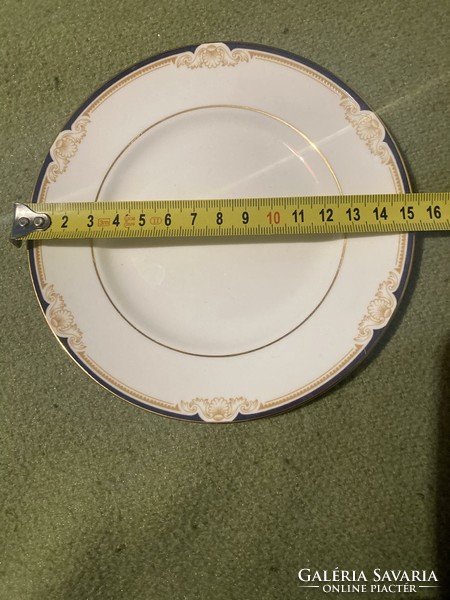 6 Wedgwood porcelain cake plates