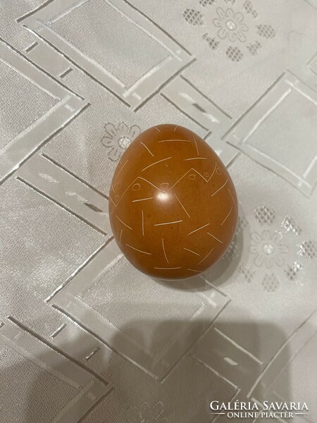 Nagyméretű kő/márvány tojás