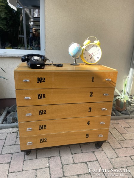 Retro cardo chest of drawers