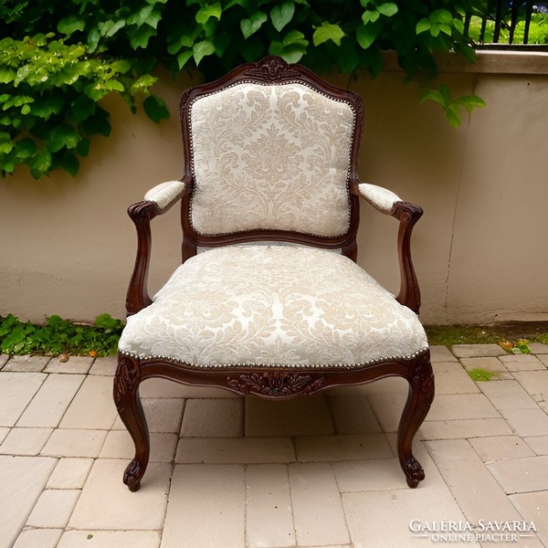 Baroque style armchair/armchair with new upholstery