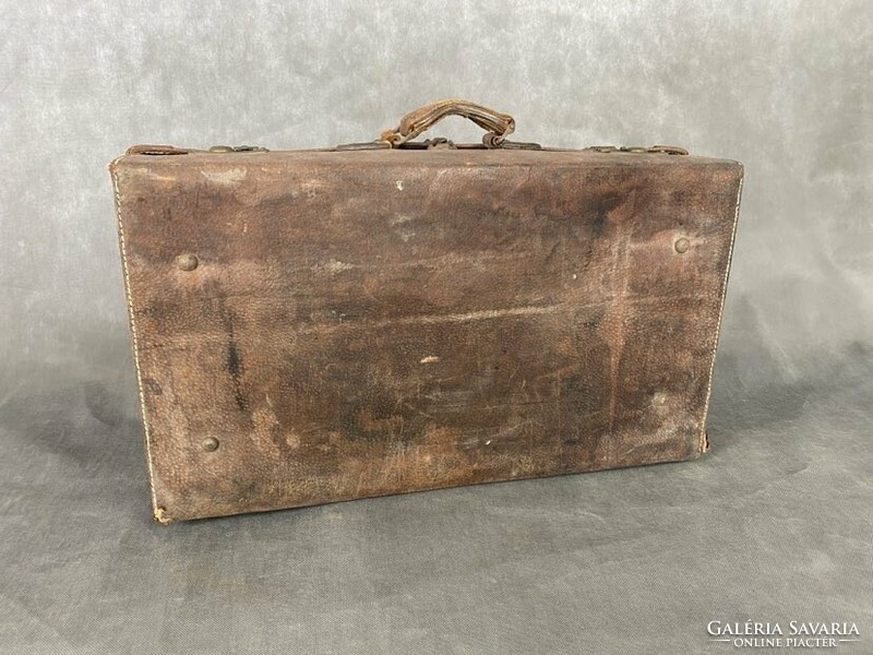 Antik bőrönd
