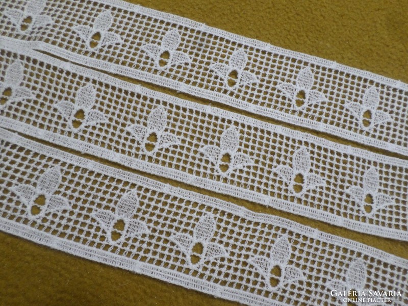 White cotton lace. 5M x 6cm.