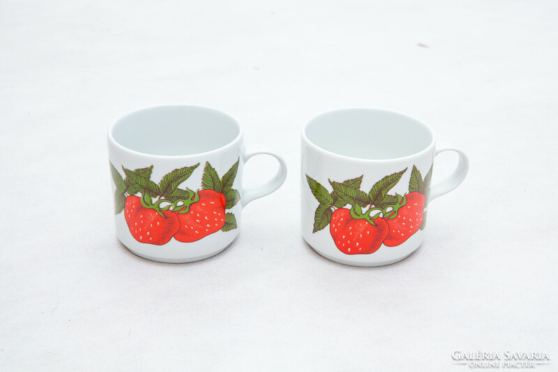 Pair of Alföldi fruit mugs