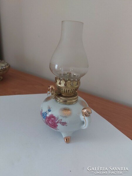 (K) porcelán petróleum lámpa