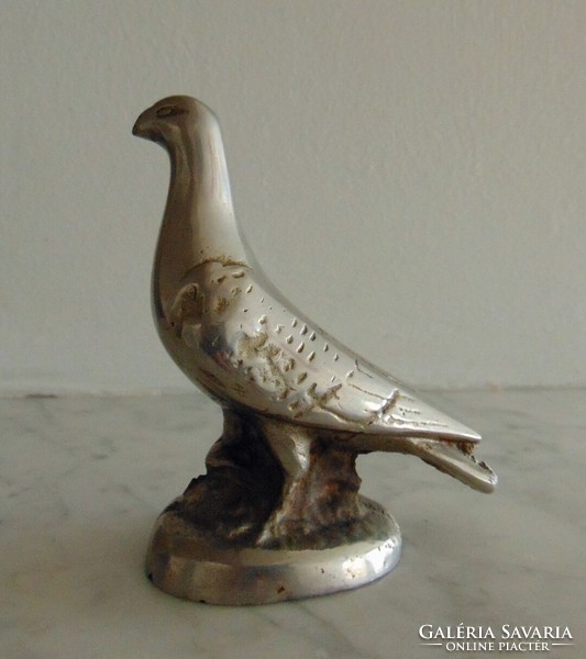 Old iron pigeon