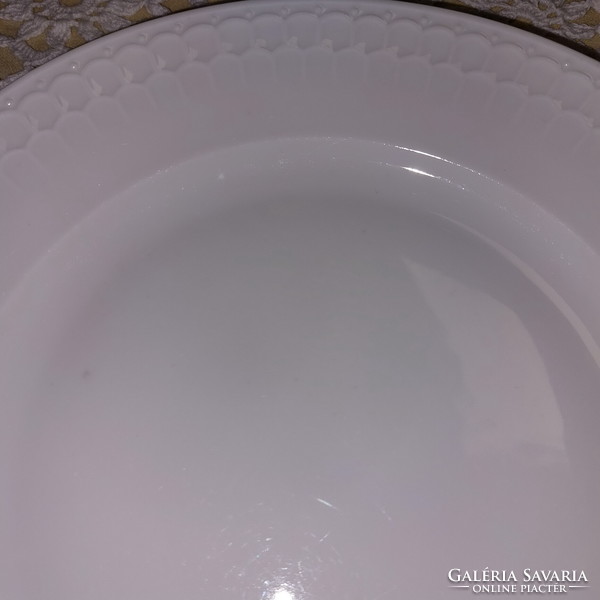 Zsolnay Hungária sorozatból lapos tányér