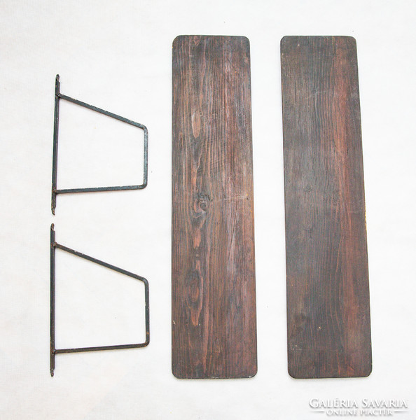 Pair of shelf brackets with 2 wooden shelves