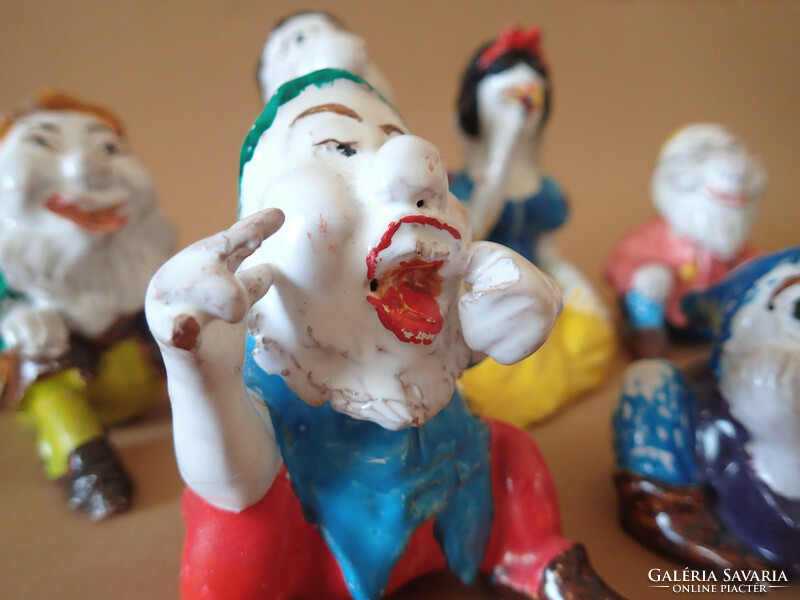 Kézzel készített vintage antik Hófehérke és a Hét törpe szobor figura Walt Disney kerámia porcelán