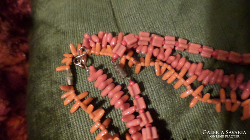 Action ! Necklace made of 3 coral-colored glass beads, together (45-53-54 cm)