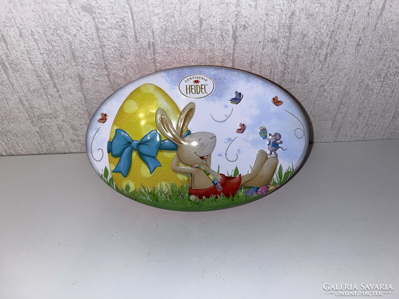 Bunny, metal box with Easter pattern