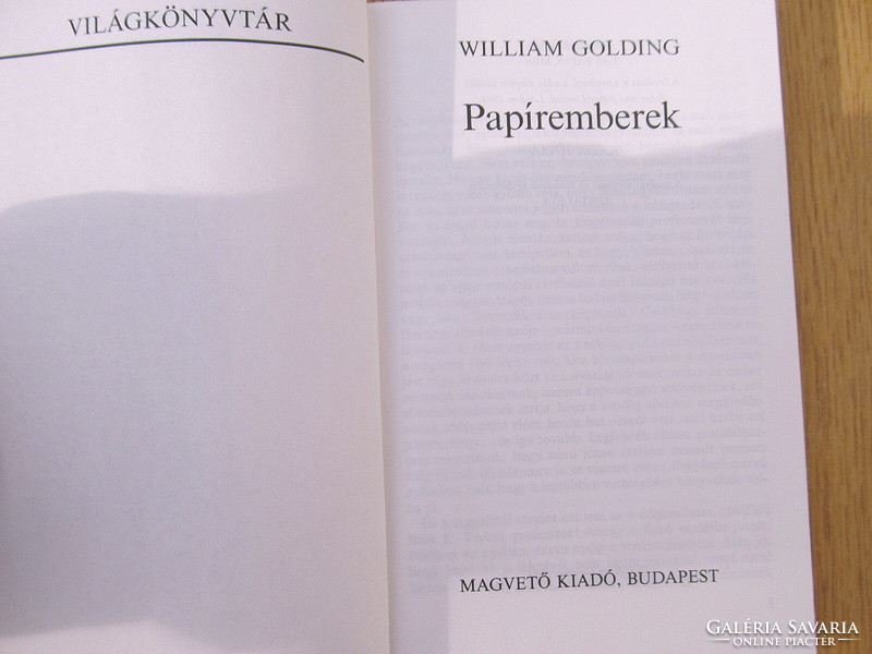 William Golding - Papíremberek (A legyek ura szerzőjétől)