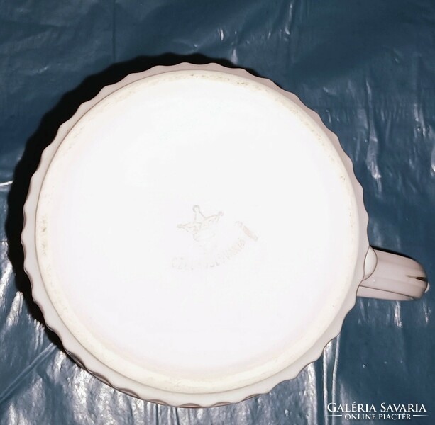 Porcelain mug with papa inscription