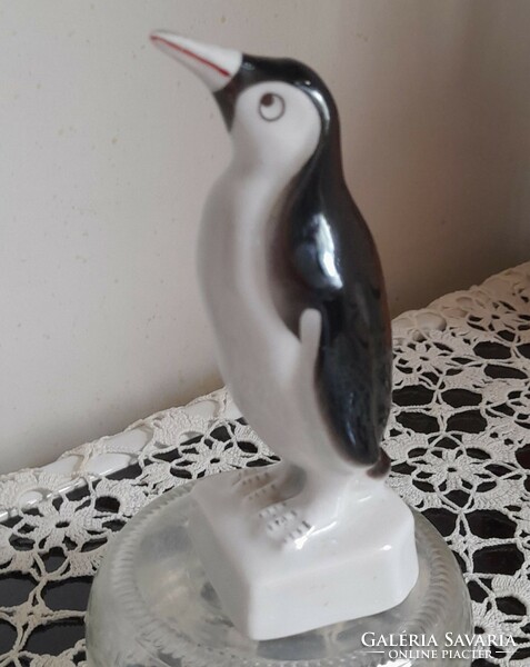 Aquincum penguin figure