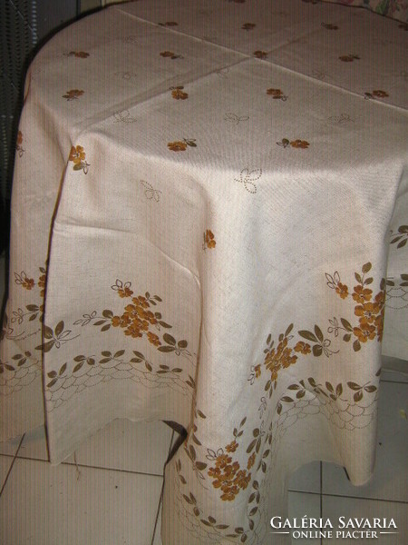 Beautiful elegant floral patterned woven tablecloth new