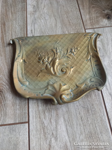 Beautiful antique copper shovel (23x17.8 cm)